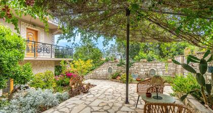 Hotel Apartamento "Kefalonia" con vistas al mar, jardín y Wi-Fi