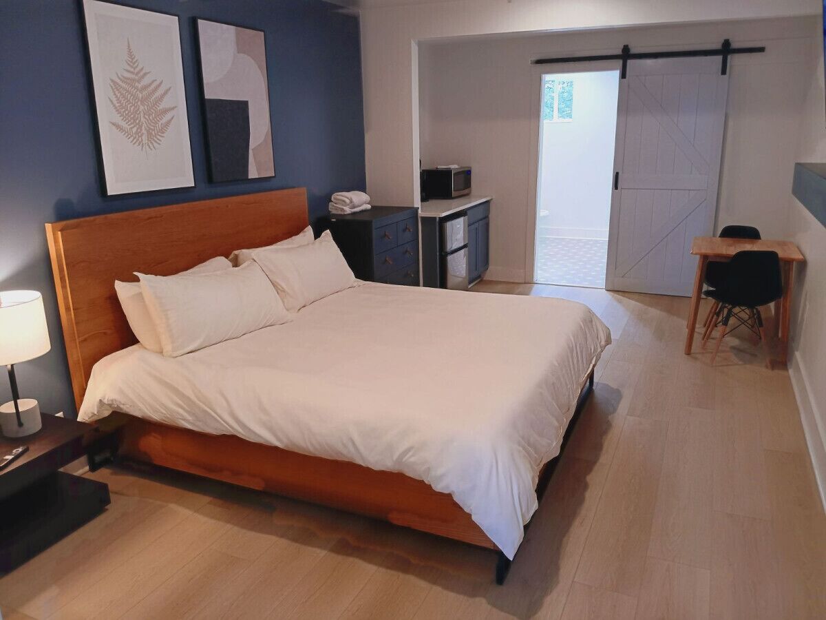 Location, Location, Location! Newly Remodeled Orange St Boutique Hotel King Bed