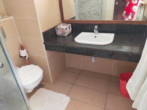 Towels, soap, toilet paper - Beautiful Beach front studio in Diani Beach (Diani Beach)