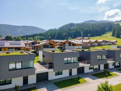 Schönes geräumiges Haus mit Garage an der Piste