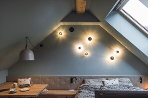 1 bedroom, desk, free WiFi, bed sheets