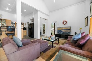 Smart TV, fireplace, DVD player