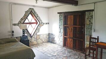 2 bedrooms, desk, free WiFi, bed sheets