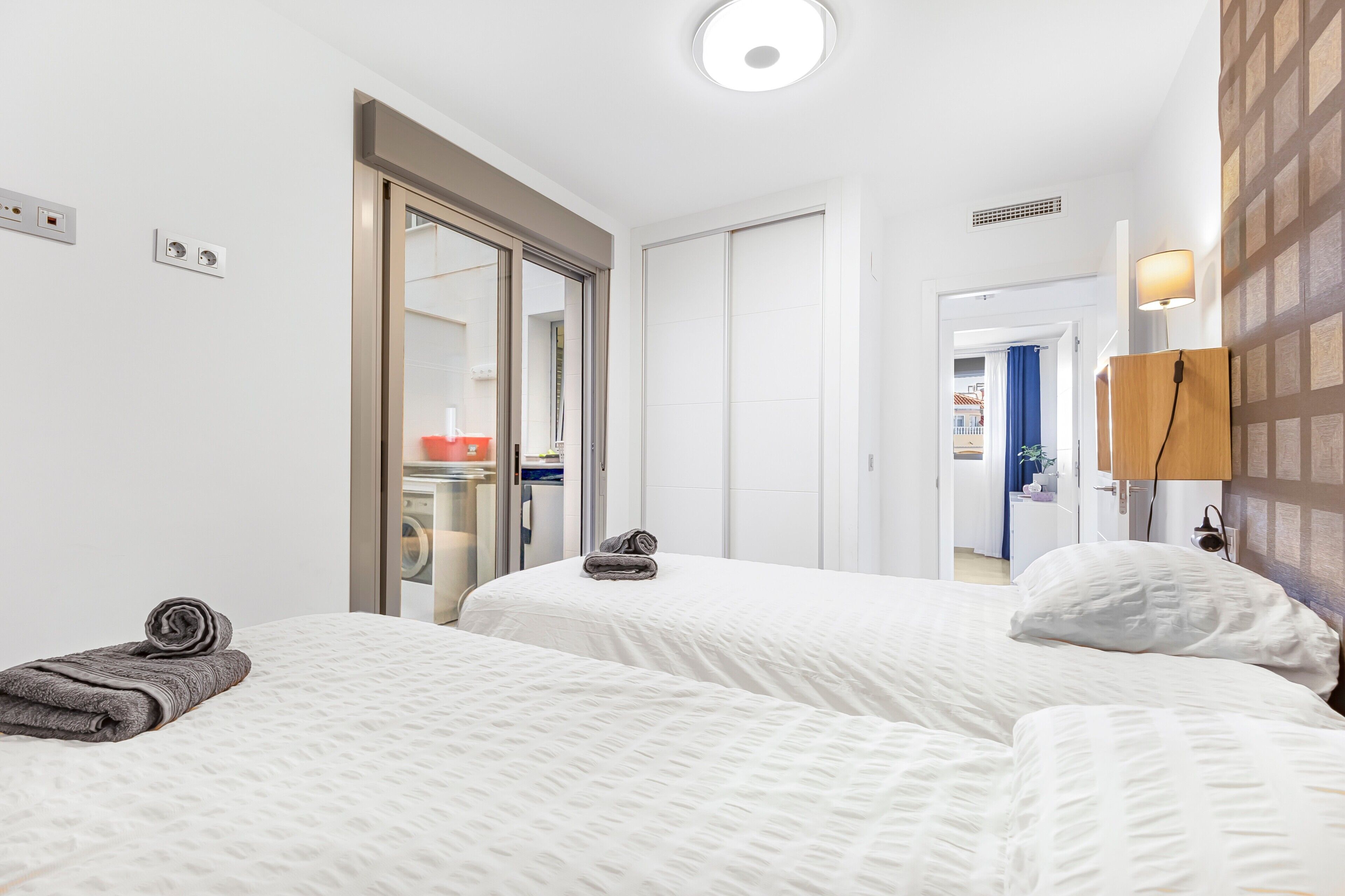 2 chambres, fer et planche à repasser, Wi-Fi gratuit, draps fournis