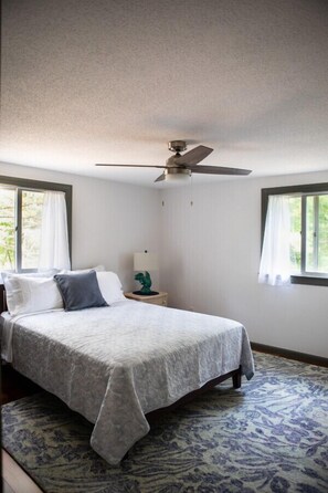 3 عدّة غرف نوم ومكواة/لوح كي وسرير سفر وواي فاي مجانًا