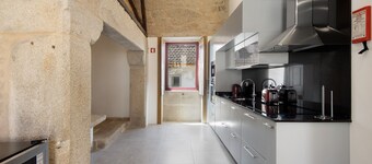 Villa 'Casa Do Outeiro' with Terrace, Pool, Wi-Fi and Air Conditioning