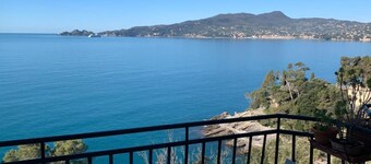 Apartment 'La Solatia' with Sea View, Balcony and Air Conditioning