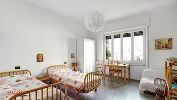 2 bedrooms, bed sheets