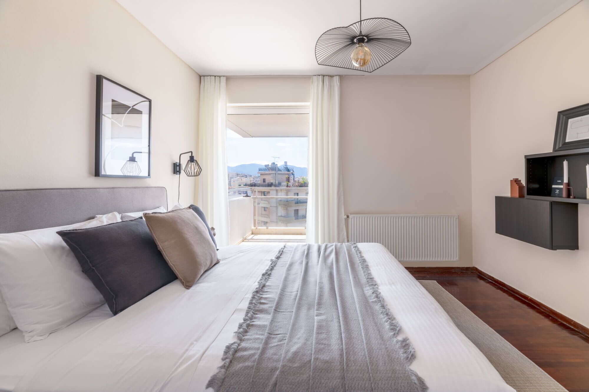 2 bedrooms, desk, iron/ironing board, travel cot