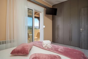 2 bedrooms, iron/ironing board, travel cot, free WiFi