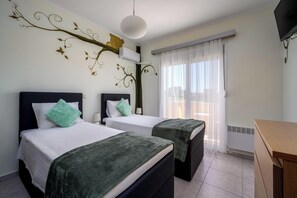 2 chambres, fer et planche à repasser, lit parapluie, Wi-Fi gratuit