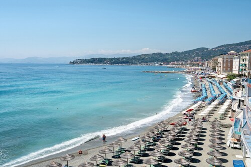 Ferienwohnung 'Riviera Mare' mit Meerblick, privater Terrasse und WLAN