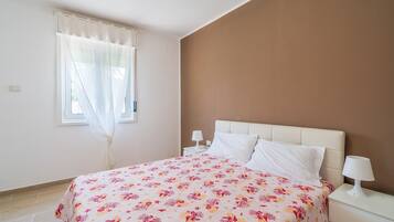 3 bedrooms, free WiFi, bed sheets