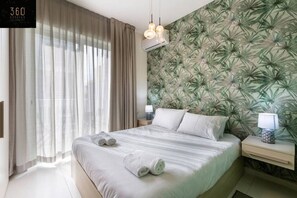 Schreibtisch, Bügeleisen/Bügelbrett, Reisekinderbett, kostenloses WLAN