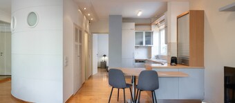 Vouliagmeni Honeymoon Suite