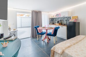 1 chambre, fer et planche à repasser, Wi-Fi gratuit, draps fournis