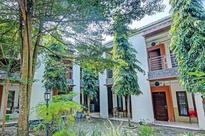 OYO  90476 イクサン ホームステイ シャリア