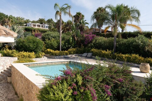 Villa 'Zagara' with pool, garden, terrace and Wi-Fi