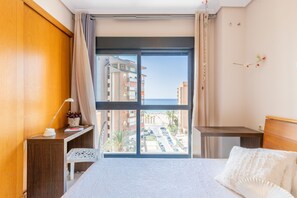 3 makuuhuonetta, silitysrauta/-lauta, ilmainen Wi-Fi, vuodevaatteet