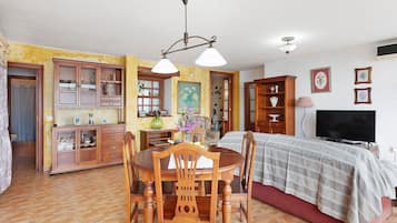 1 bedroom, iron/ironing board, free WiFi, bed sheets