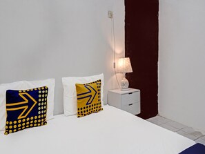 Double Room | Desk, free WiFi, bed sheets - Hotel O Reva Residence Syariah (Kamal)