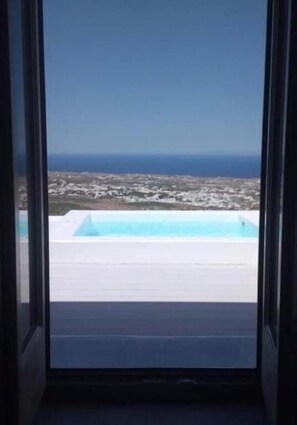 Nice Villa with Outdoor Hot Tub & Sea View | 1 bedroom, desk, free WiFi, bed sheets - Nice Villas (Santorini)