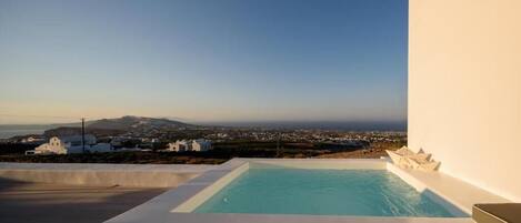 Nice Villa with Outdoor Hot Tub & Sea View | 1 間睡房、書桌、免費 Wi-Fi、床單