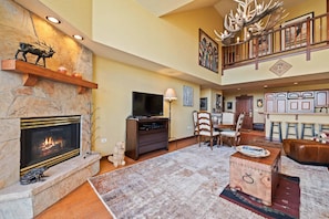 Fireplace - Saint James Place 416 (Beaver Creek)