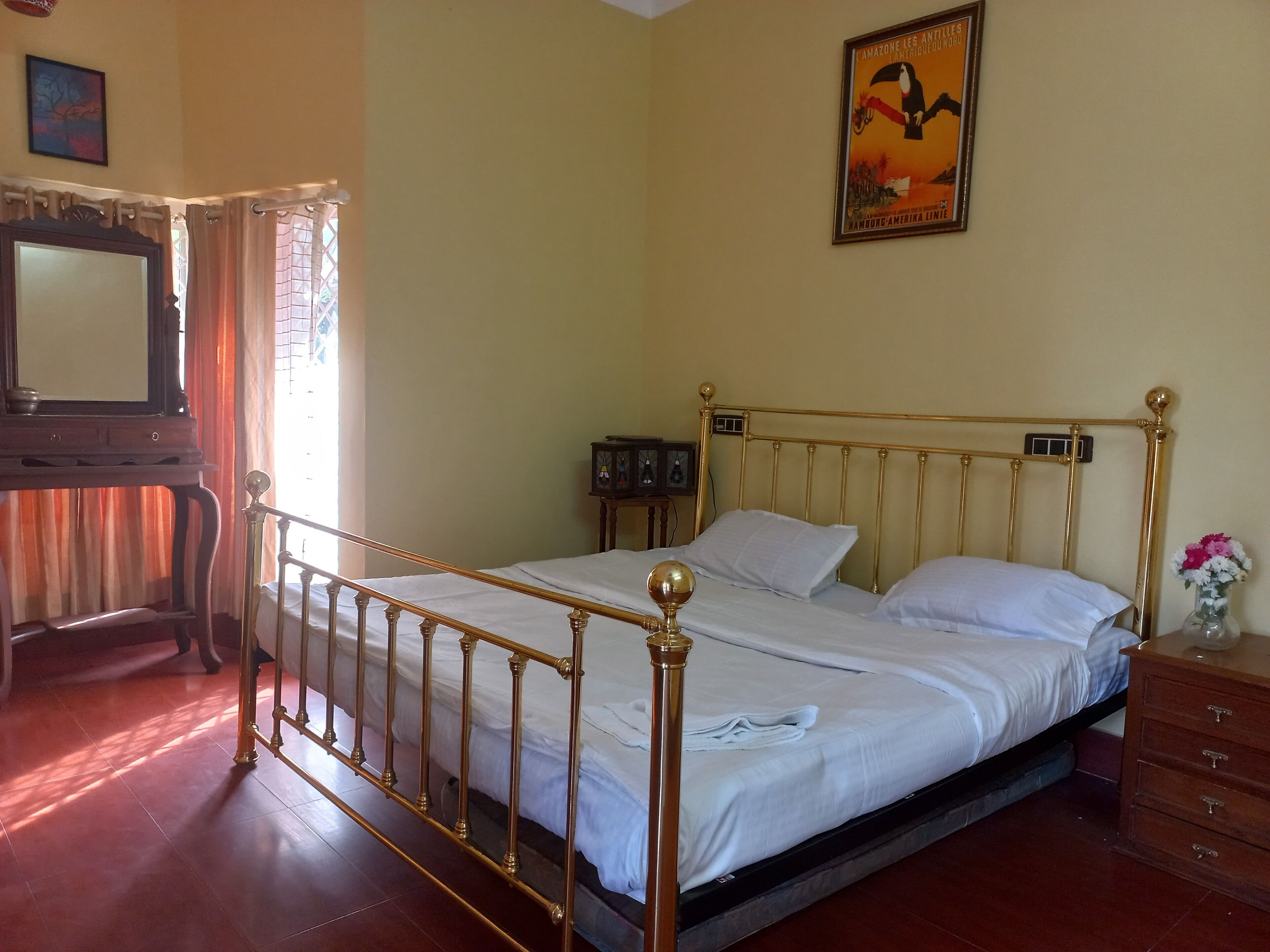 Iron/ironing board, free WiFi