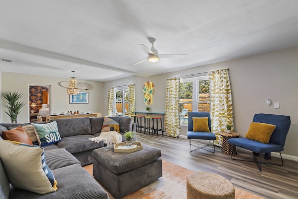 テレビ、テーブルサッカー台