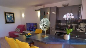 Interior - Luxurious 2-room apartment with air conditioning and terrace in Sète (Sète)
