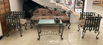 OYO Life 90989 Lee Dug Tretes Residence