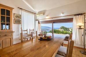 تناول الطعام