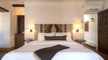 2 chambres, bureau, fer et planche Ă repasser, lit parapluie