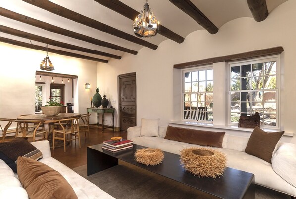 Smart TV, fireplace, offices, printers