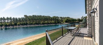 DREAM VACATION HOME ON A PEACEFUL CHANNEL AND PRIVATE BEACH