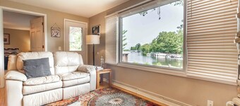 LOVELY LAKEFRONT HOME ON THE EASTERN SIDE OF CASTLE ROCK LAKE
