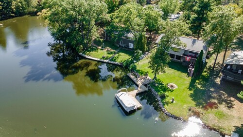 LOVELY LAKEFRONT HOME ON THE EASTERN SIDE OF CASTLE ROCK LAKE