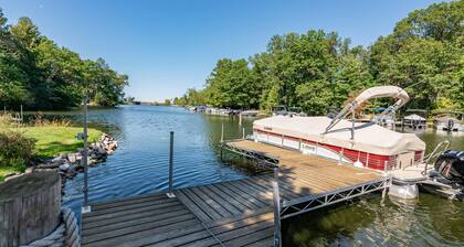LOVELY LAKEFRONT HOME ON THE EASTERN SIDE OF CASTLE ROCK LAKE