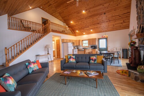 GOLFER'S RETREAT ON LAKE ARROWHEAD GOLF COURSE