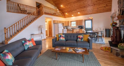 GOLFER'S RETREAT ON LAKE ARROWHEAD GOLF COURSE