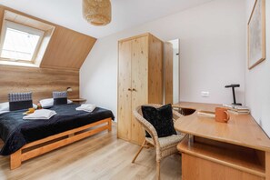 1 bedroom, iron/ironing board, WiFi, bed sheets