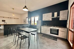 Kühlschrank, Ofen, Herdplatte, Toaster