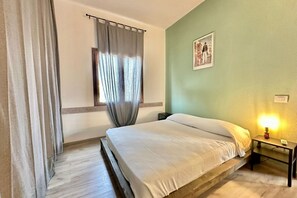 1 Schlafzimmer, Bügeleisen/Bügelbrett