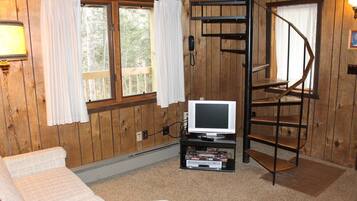Smart TV, fireplace, DVD player