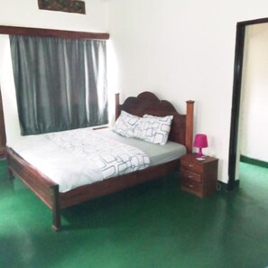 Standard Double Room, 1 Queen Bed, Garden View