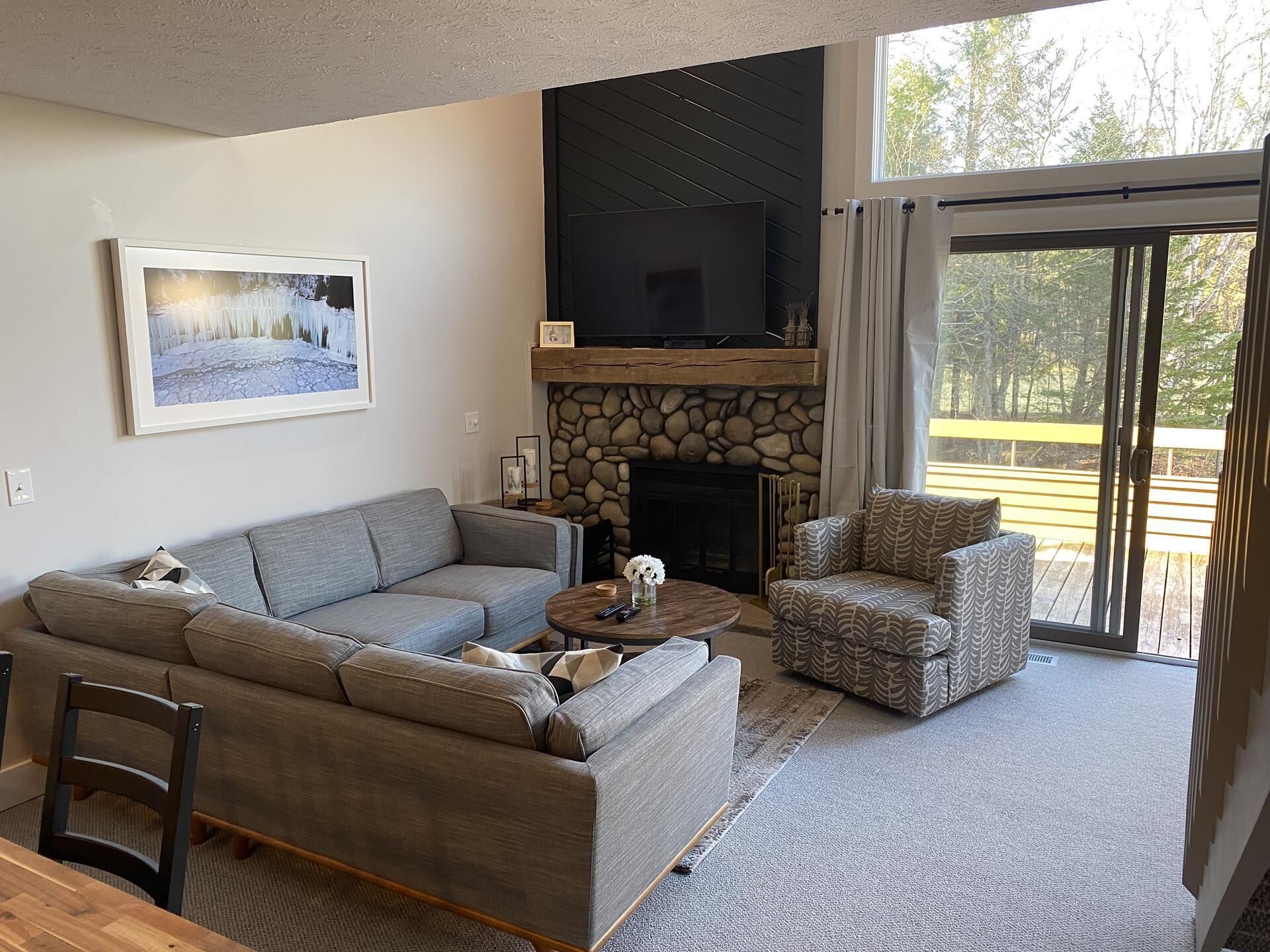 Trout Creek Condos , Condo #16, 2 Bdrm Loft, Sleeps 8
