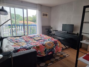 1 غرفة نوم وواي فاي وملاءات أسرّة