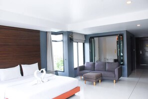 Deluxe Room, 1 Double Bed | Living area | LCD TV - CoCo Boutique Hotel (Patong)