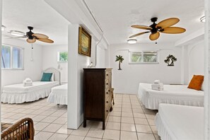 3 bedrooms, iron/ironing board, travel cot, free WiFi - Sunset Seeker~ On Gulf of Mexico, Pool & 35 (Marathon)